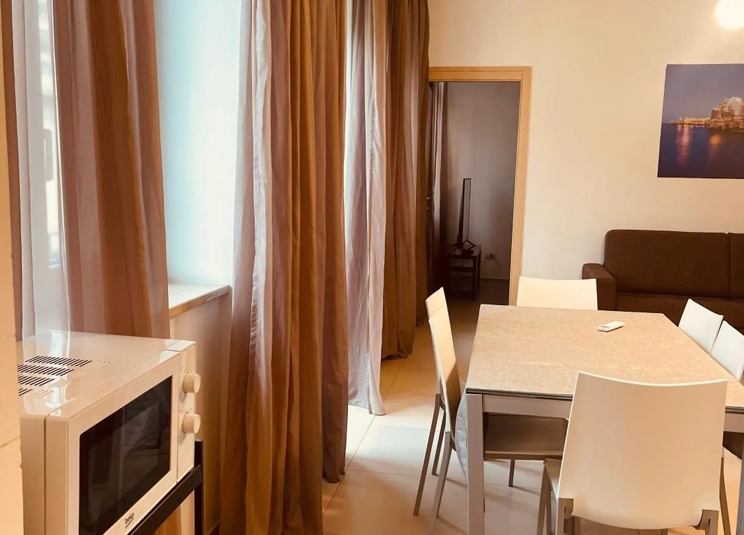 Berga Exclusive Suite 5 Bari 0*,  Italia